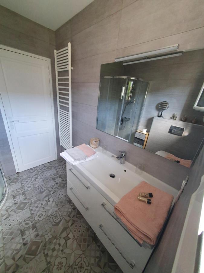 Le Coeur De La Petite Cisse Bed & Breakfast Monteaux ภายนอก รูปภาพ
